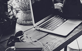 开云体育登录-红白悲歌VS红蓝火焰：超级杯夜的马德里叹息与加泰罗尼亚狂欢