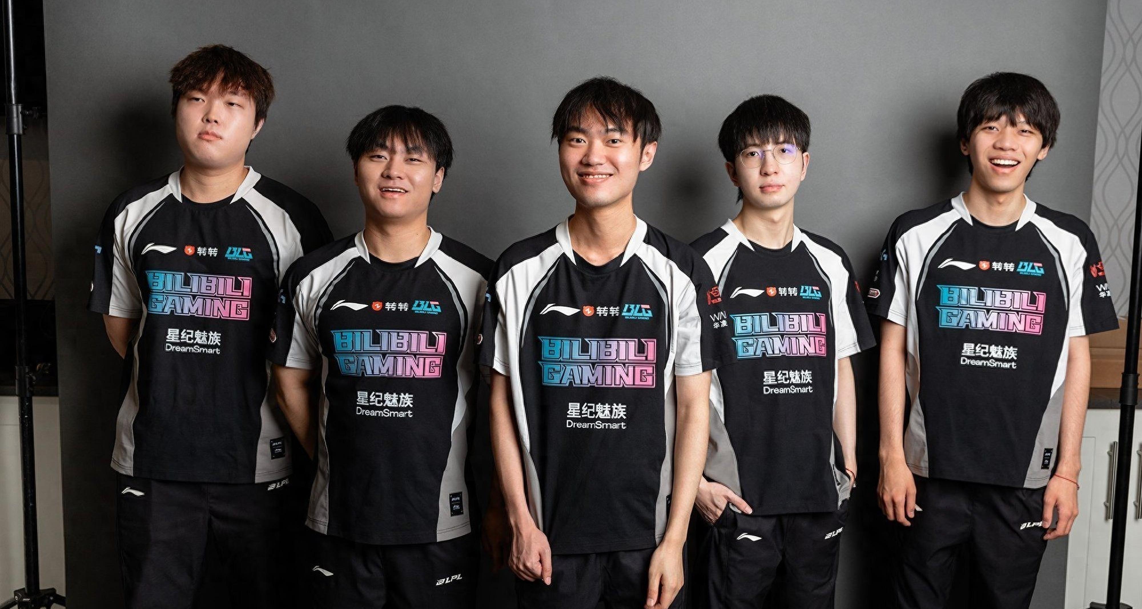 开云体育APP下载-PSG血洗EDG，Gumayusi线上压制力十足激烈交锋淘汰赛，让粉丝疯狂欢呼