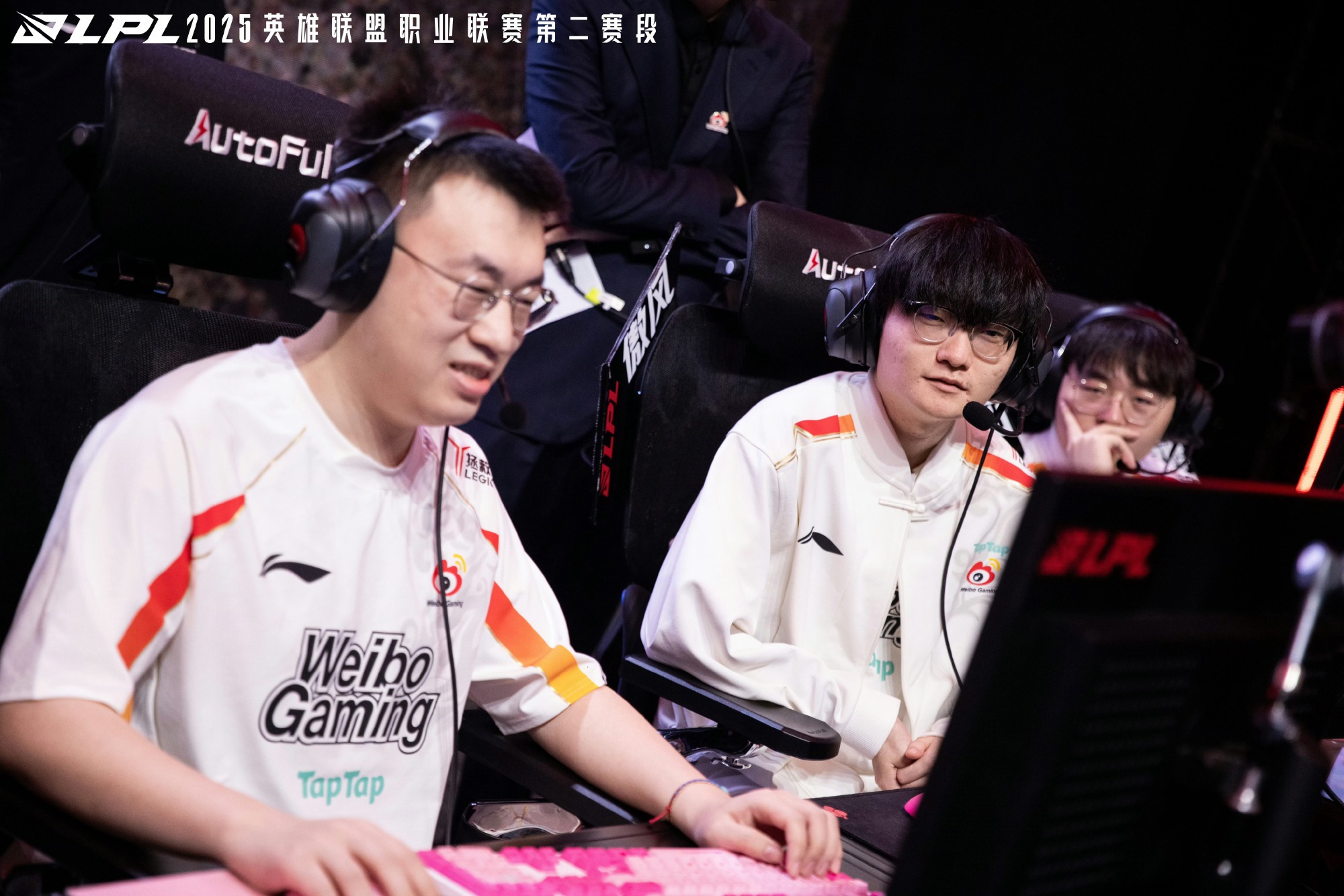 包含100T轻取V5,Crisp单局斩获MVP强强对话淘汰赛,强势挺进下一轮的词条 包含100T轻取V5,Crisp单局斩获MVP强强对话淘汰赛,强势挺进下一轮的词条