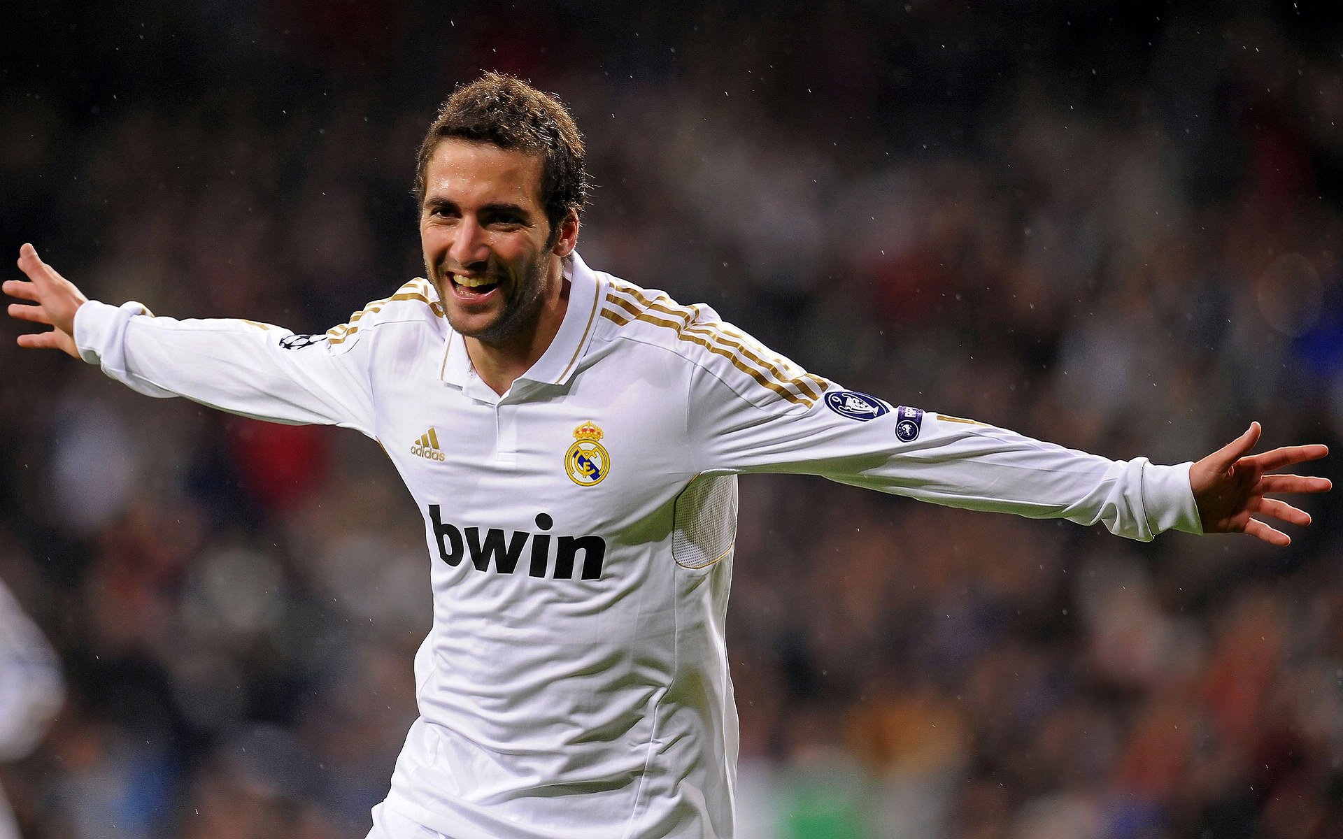 武切维奇连砍15分杀死悬念！老鹰窒息防守让新疆绝望，欧洲魔术师上演降维打击